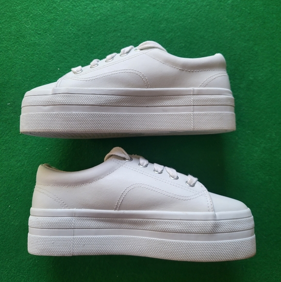 City Sneaks Shoes - City Sneaks Platform White Lace-Up Sneaker Size 5.5